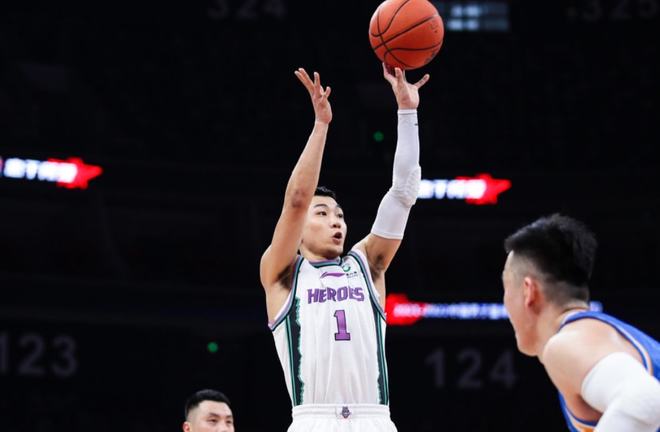 关于风云突变！勒沃库森集结日复出首秀；CBA常规赛版图或变；引发热议；心理建设被强调的信息-开云体育下载